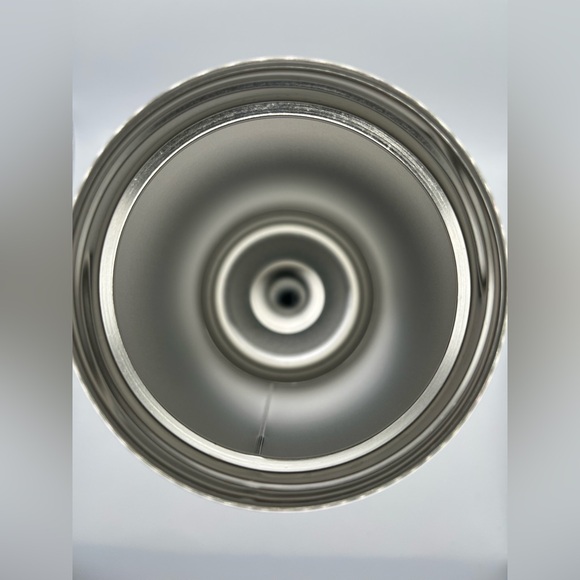 Stanley Gray and White 40oz jug - Picture 6 of 7